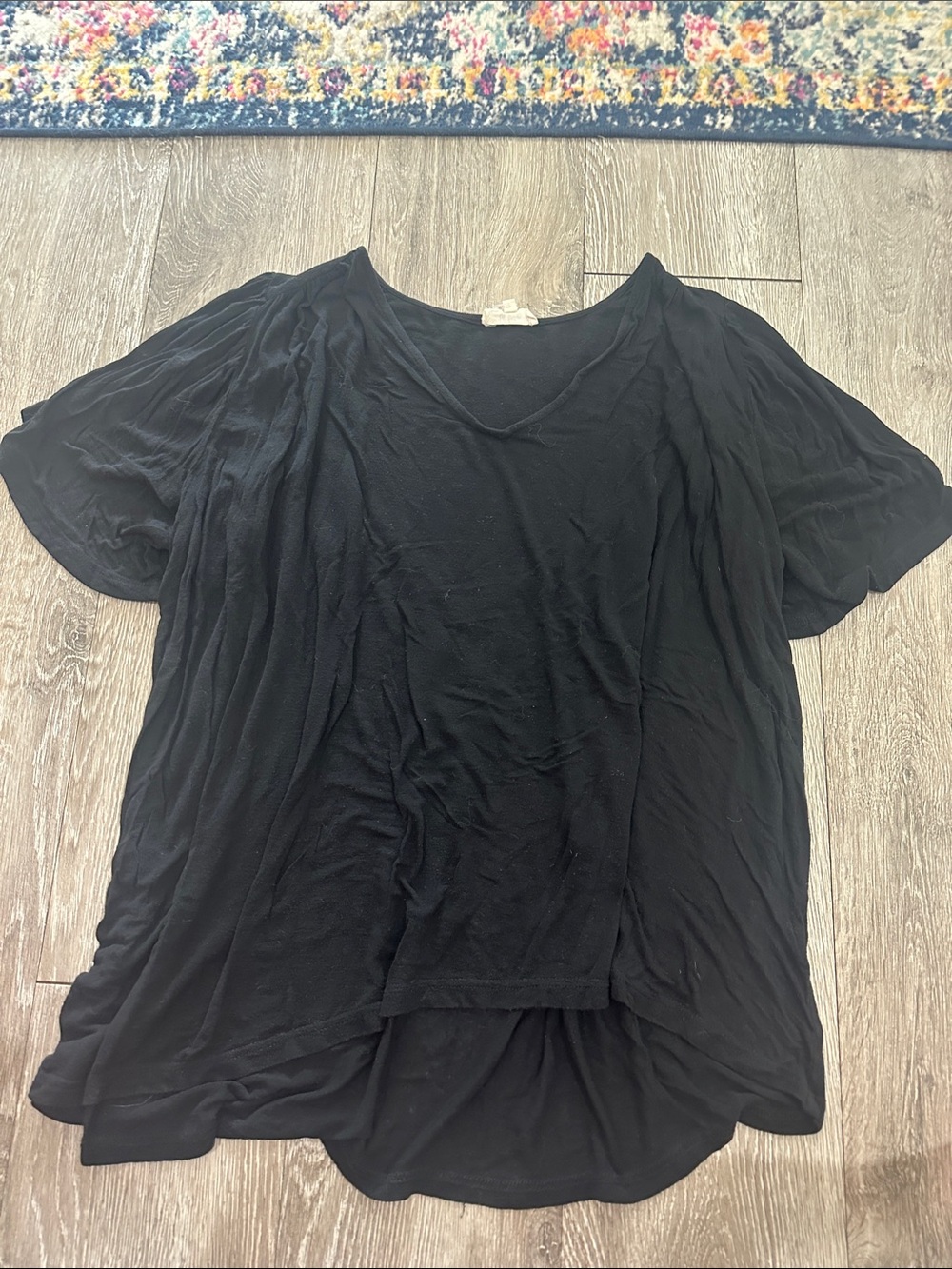 Relaxed Black V-Neck Short Sleeve Tunic Top